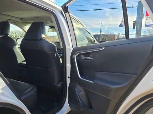 Used 2019 Toyota RAV4 XLE Premium image 14