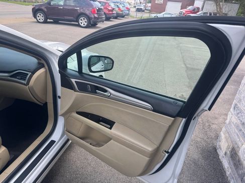 Used 2013 Ford Fusion SE FWD image 18