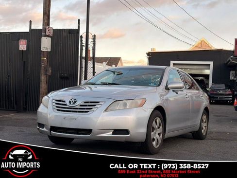 Used 2008 Toyota Camry 4dr sl image 2