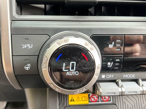 Certified 2025 Toyota 4Runner Limited AWD/4WD image 30