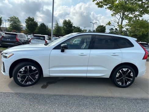 Used 2026 Volvo XC60 B5 Plus AWD/4WD image 7
