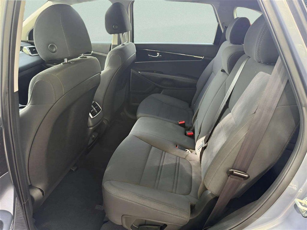 Used 2020 Kia Sorento L FWD image 13