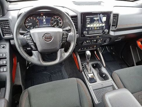 Used 2022 Nissan Frontier PRO-4X image 14