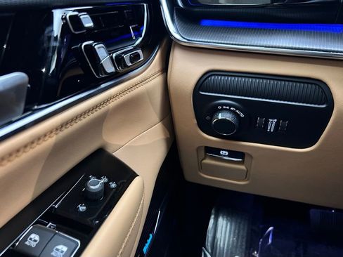 New 2026 Jeep Grand Wagoneer Summit AWD/4WD image 22
