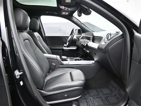 Used 2023 Mercedes-Benz GLB 250 4MATIC image 31