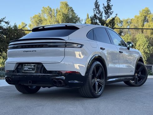 Used 2025 Porsche Cayenne GTS image 7