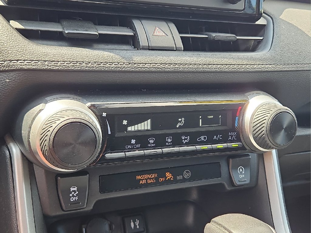 Used 2019 Toyota RAV4 LE w/ All Weather Liner Package AWD/4WD image 13