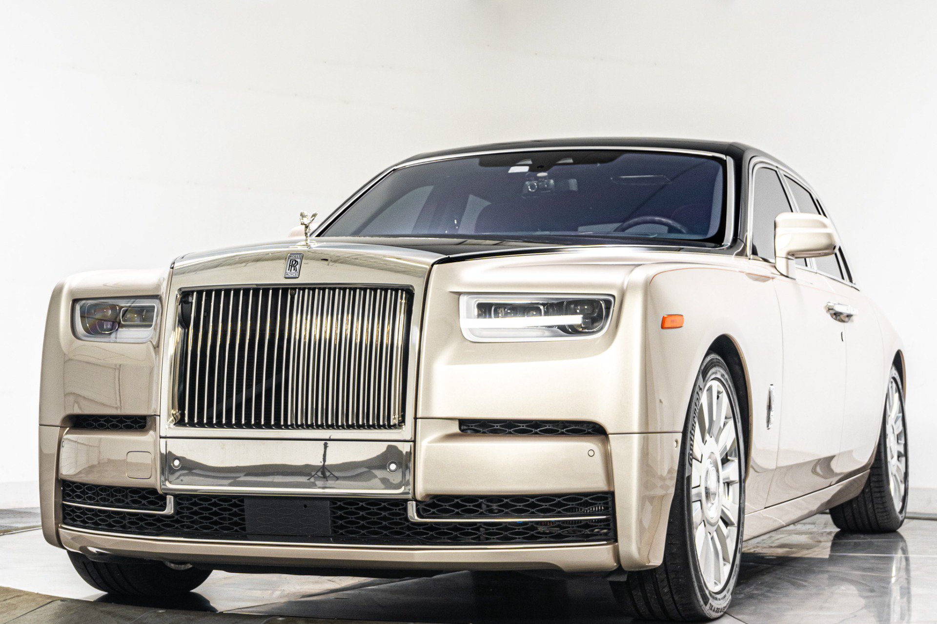 Used 2019 Rolls-Royce Phantom Sedan RWD image 5