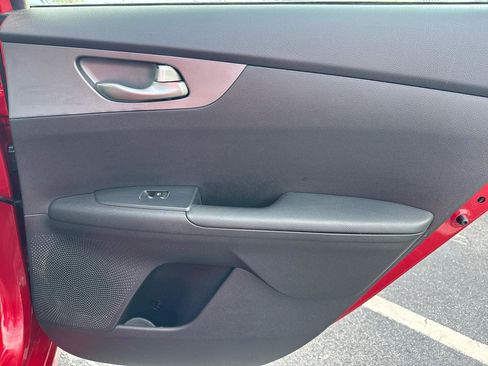 Used 2021 Kia Forte LXS FWD image 18