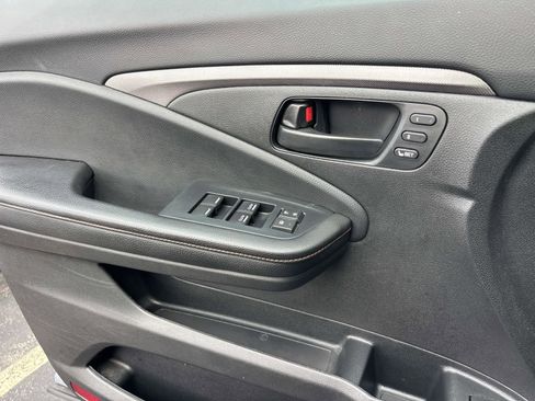 Certified 2022 Honda Pilot TrailSport image 19