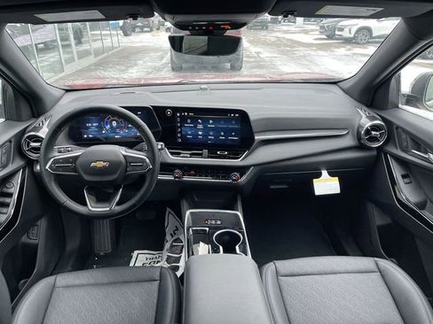 Used 2025 Chevrolet Equinox LT w/ Convenience Package II image 19