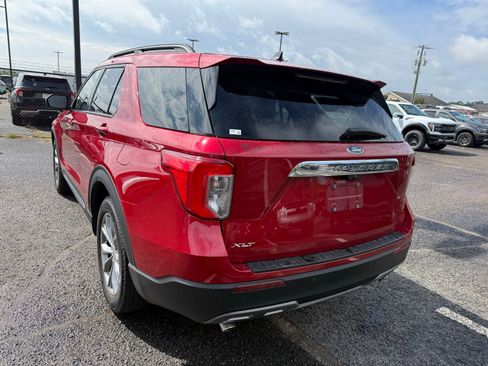Used 2023 Ford Explorer XLT w/ Equipment Group 202A RWD image 5