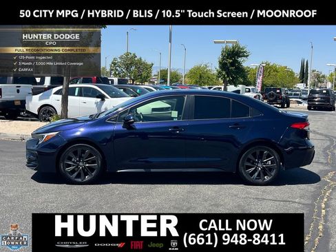Used 2025 Toyota Corolla SE w/ SE Premium Package FWD image 3