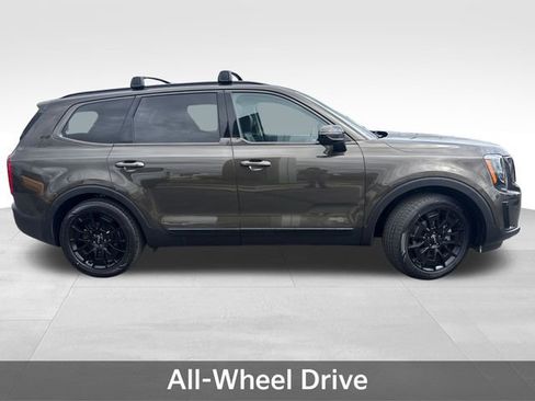 Used 2022 Kia Telluride SX w/ SX Prestige Package AWD/4WD image 9