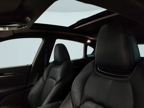 Used 2020 Maserati Levante GranSport image 14