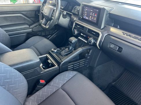 Used 2025 Toyota Tacoma SR5 image 12