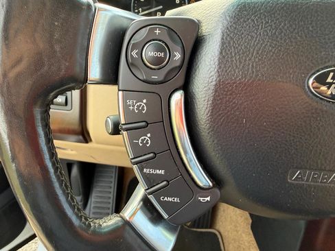 Used 2012 Land Rover Range Rover HSE image 25