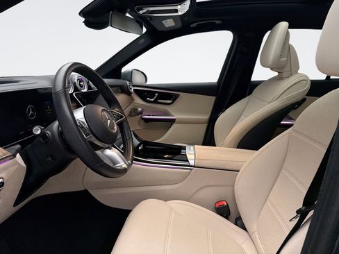 Used 2023 Mercedes-Benz GLC 300 4MATIC image 9