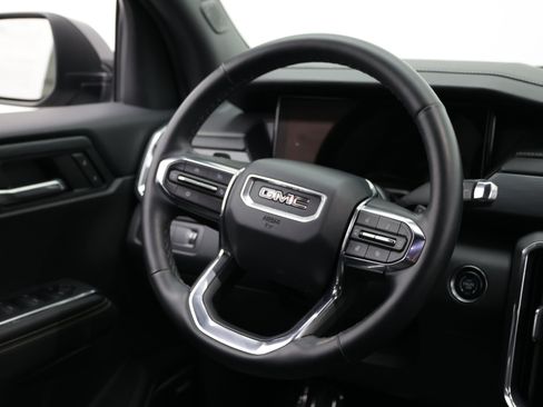 Used 2025 GMC Acadia Elevation FWD image 38