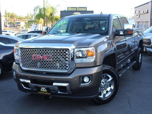 Used 2015 GMC Sierra 3500 Denali w/ Duramax Plus Package AWD/4WD image 44