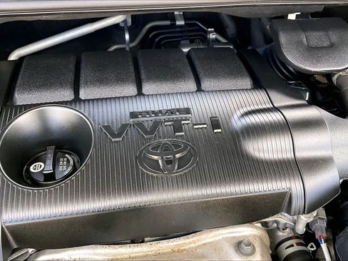 Used 2011 Toyota Venza w/ Leather Pkg FWD image 31