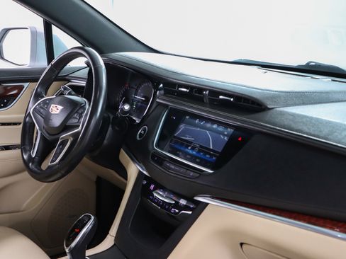 Used 2018 Cadillac XT5 Luxury w/ Driver Awareness Package image 27