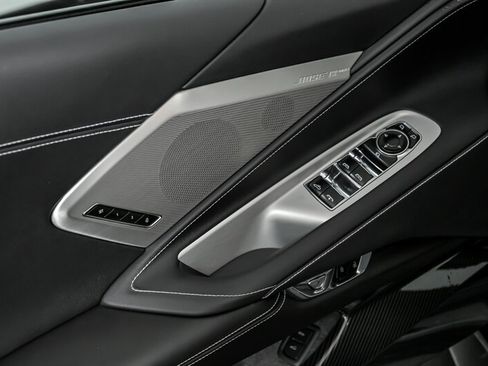 Used 2022 Chevrolet Corvette Stingray w/ Z51 Performance Package image 17