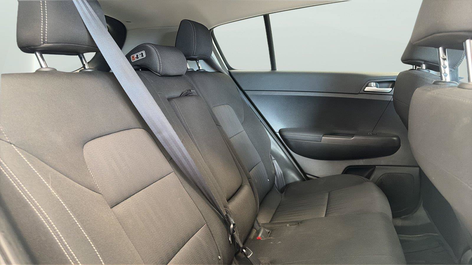 Used 2020 Kia Sportage LX AWD/4WD image 15