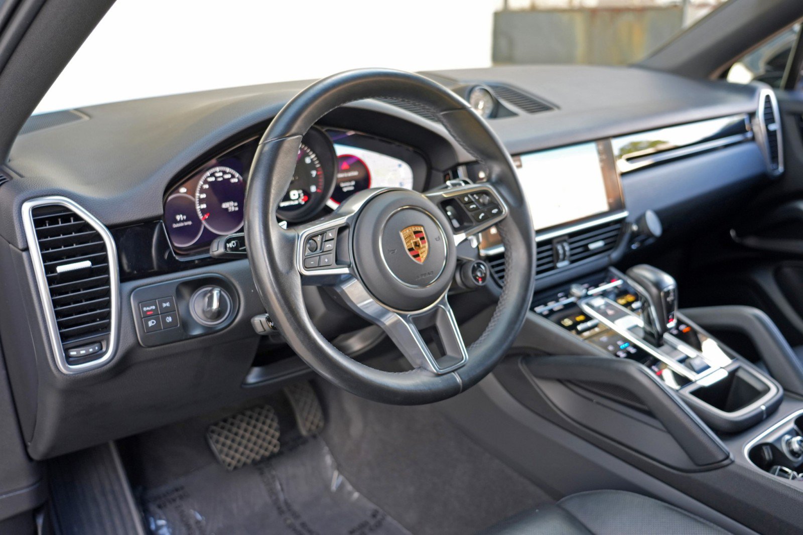 Used 2023 Porsche Cayenne Coupe w/ Premium Package AWD/4WD image 14