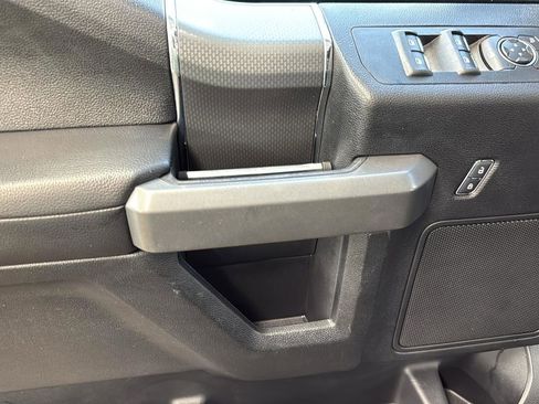 Used 2017 Ford F150 XLT w/ Equipment Group 302A Luxury image 10