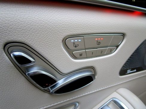 Used 2018 Mercedes-Benz S 560 4MATIC Sedan image 32