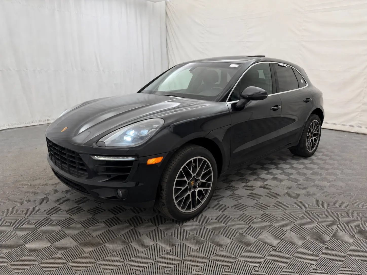 Used 2016 Porsche Macan S AWD/4WD image 2