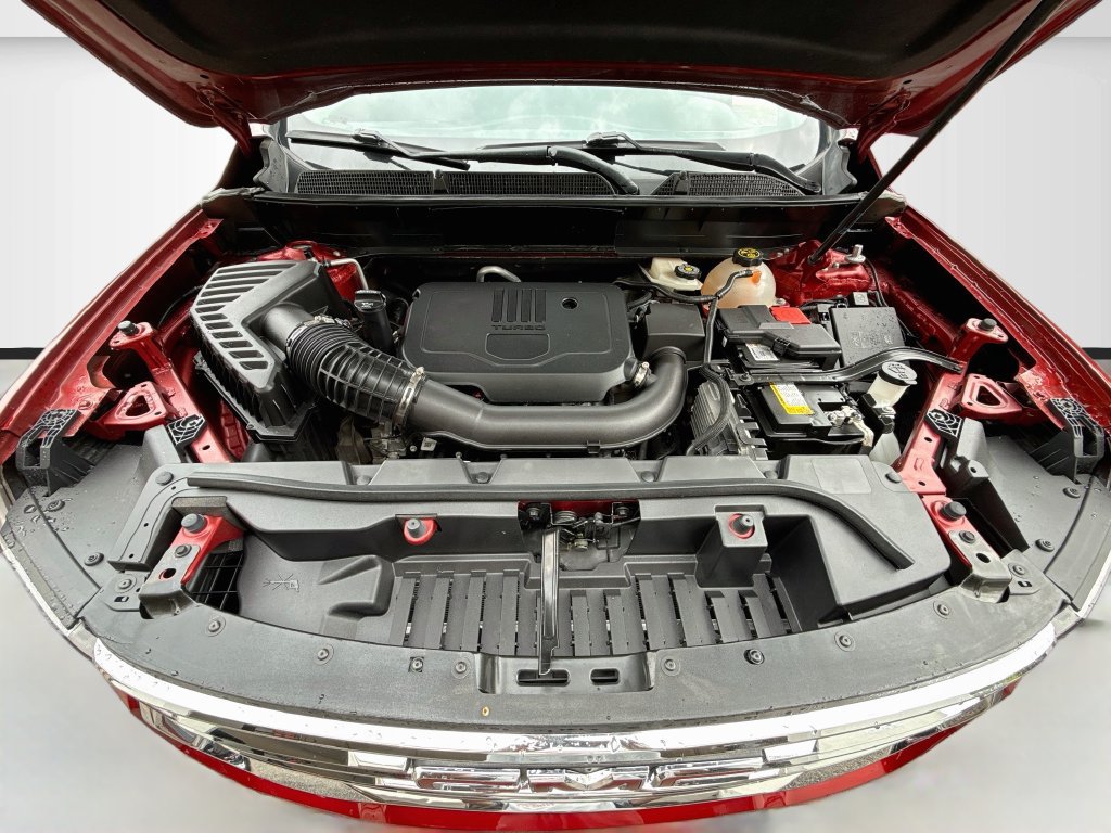 Used 2023 GMC Acadia SLE FWD image 29