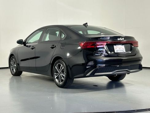 Used 2023 Kia Forte LXS w/ LXS Technology Package FWD image 5