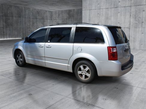 Used 2010 Dodge Grand Caravan SXT w/ Entertainment Group 2 image 3