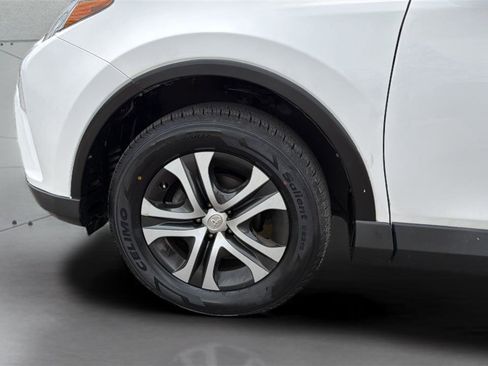 Used 2016 Toyota RAV4 LE AWD/4WD image 31