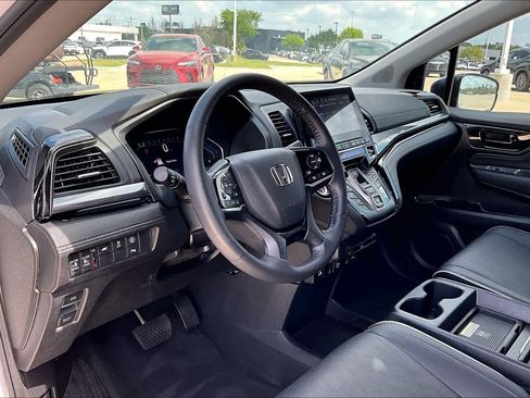 Used 2023 Honda Odyssey Elite image 16