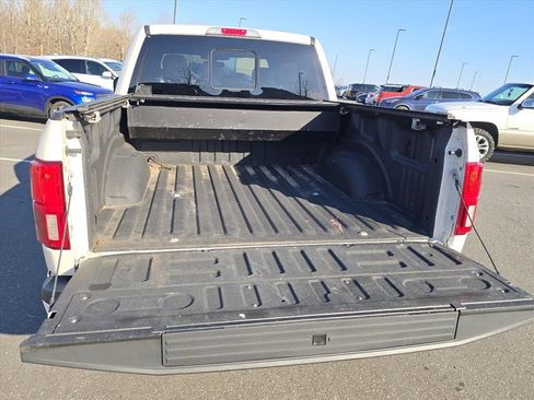 Used 2018 Ford F150 Platinum w/ Equipment Group 701A Luxury image 12
