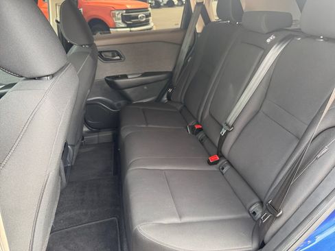 Used 2023 Nissan Rogue S AWD/4WD image 34