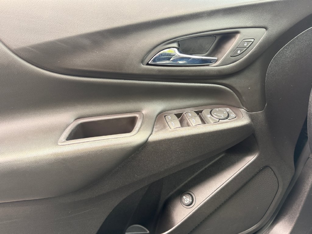 Used 2018 Chevrolet Equinox LT AWD/4WD image 11