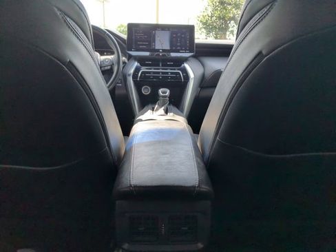 Used 2021 Toyota Venza Limited w/ Advanced Technology Package AWD/4WD image 33
