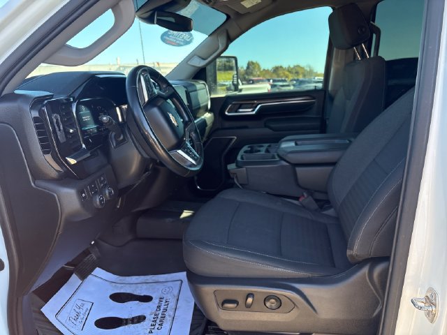 Used 2025 Chevrolet Silverado 2500 LT AWD/4WD image 8