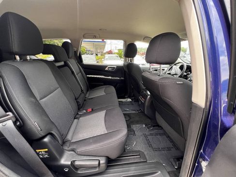 Used 2018 Nissan Pathfinder S AWD/4WD image 11
