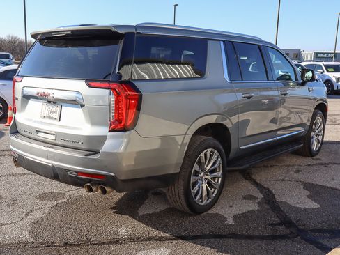 Used 2024 GMC Yukon XL Denali image 4