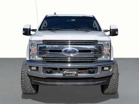 Used 2019 Ford F250 Lariat w/ Lariat Value Package image 3