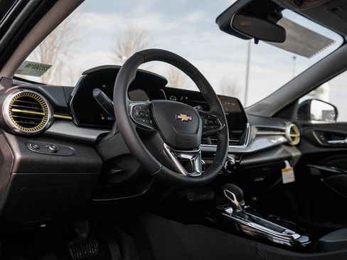 New 2026 Chevrolet Trax LT w/ Driver Confidence Package image 17