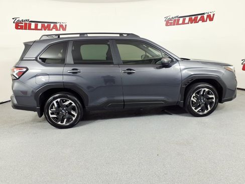 Used 2025 Subaru Forester Premium image 2