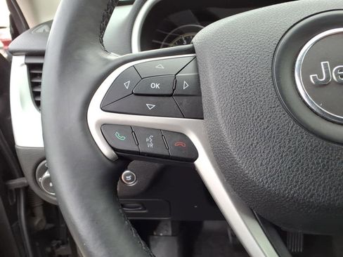 Used 2014 Jeep Cherokee Trailhawk w/ Technology Group AWD/4WD image 24