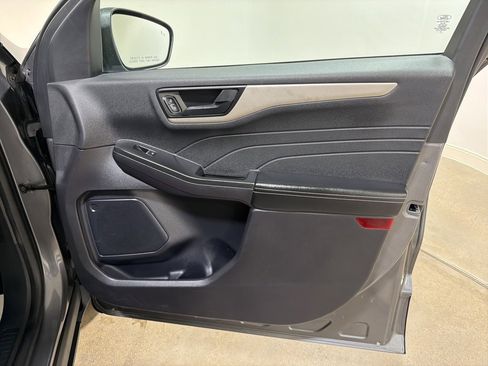 Used 2022 Ford Escape SE image 22