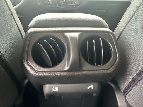 Used 2025 Jeep Wrangler Unlimited Sport AWD/4WD image 14